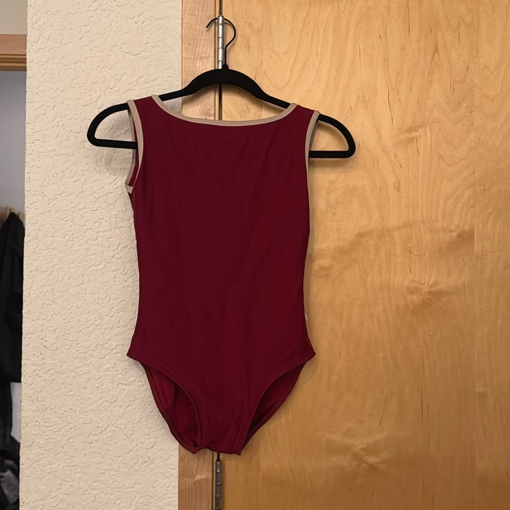Yumiko Sofiane Leotard